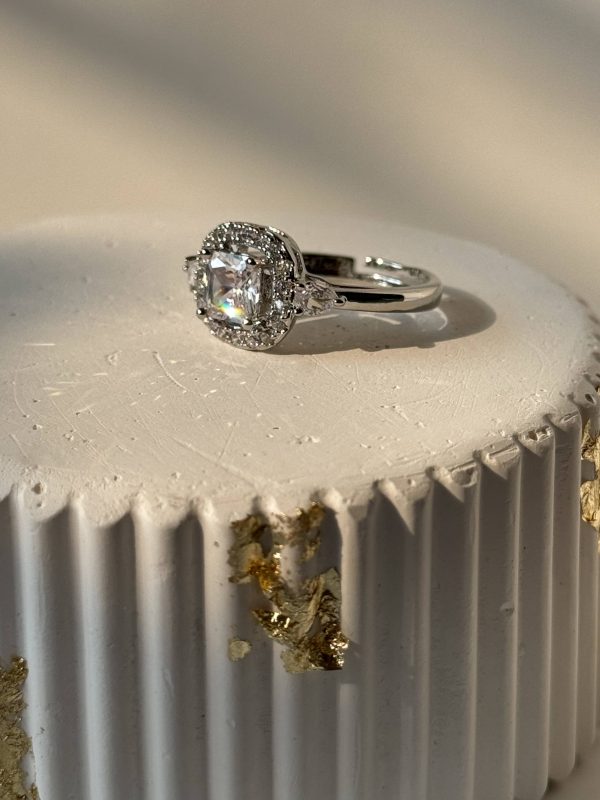 Aureva ring