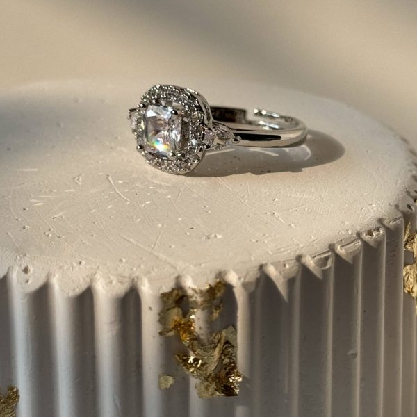 Aureva ring