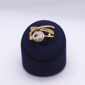 Crisscross radiance ring golden