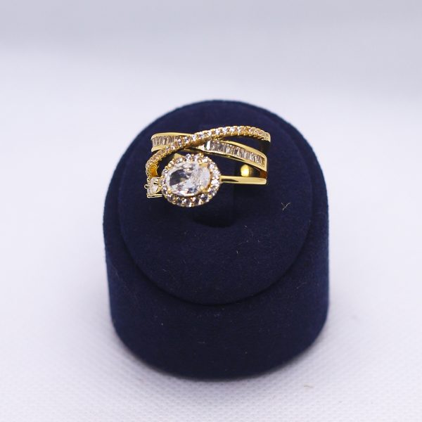 Crisscross radiance ring golden