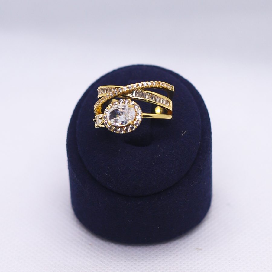 Crisscross radiance ring golden