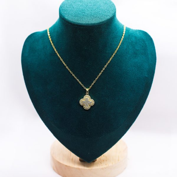 Clustered clover necklace