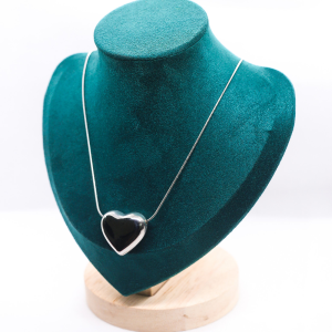 Fitted large silver heart necklace