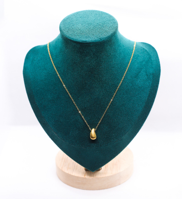 Minimalist Drop golden necklace
