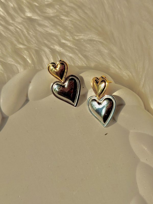 Duo toned twin hearts earrings - Image 4