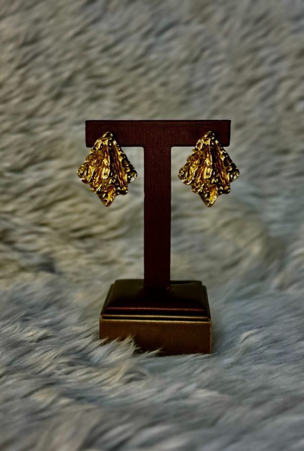 Golden pyramidal textured chunky earrings - Image 2