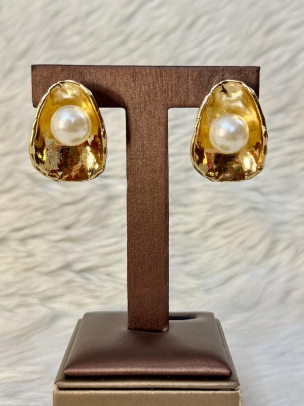 Pearl inset golden shell earring earrings