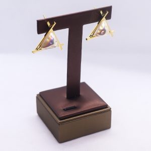 Triangular mother pearl earrings