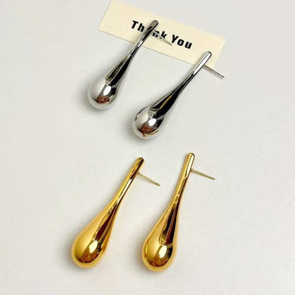 Long drop Golden earrings - Image 2