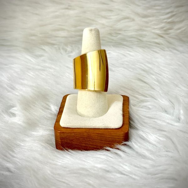 Gold plane chunky ring