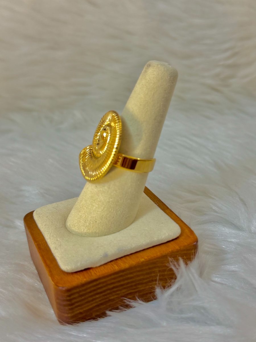 Golden sea shell ring - Image 2