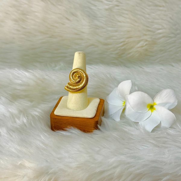 Golden sea shell ring
