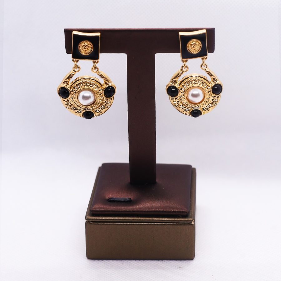 Vintage onyx gripoix Natasha Stambouli earrings