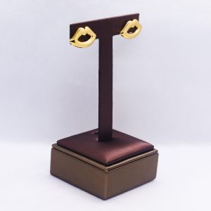 Golden kiss earrings