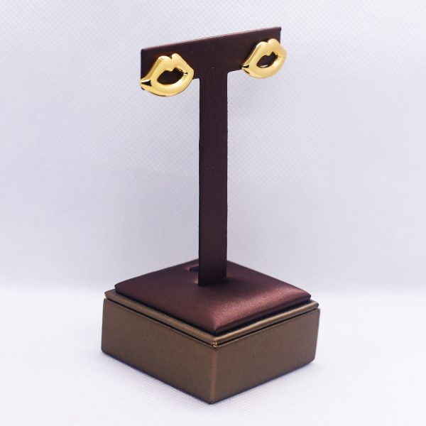 Golden kiss earrings