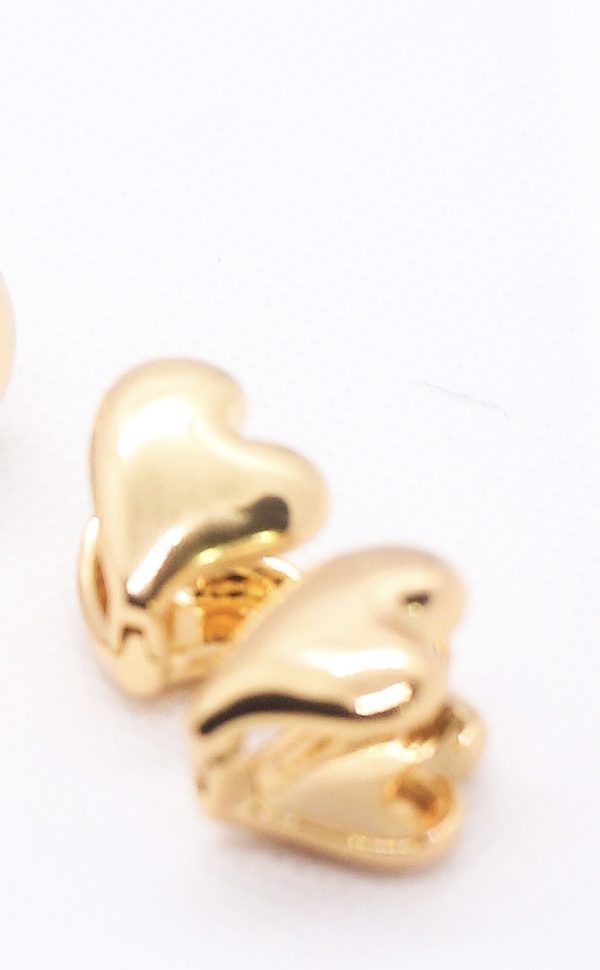 Golden heart sleeper earrings - Image 3