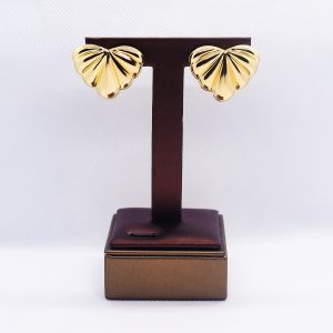 Triangle clam shell earrings