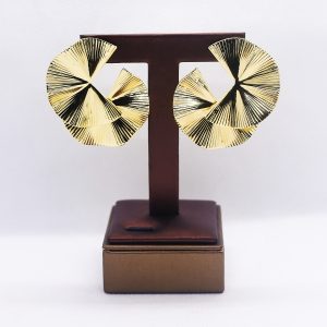 Golden chunky asymmetric earrings