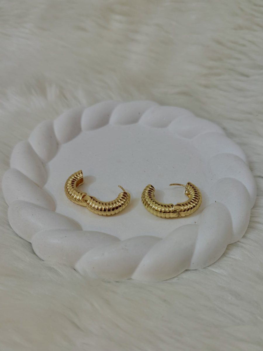 Golden tire earrings - Image 2