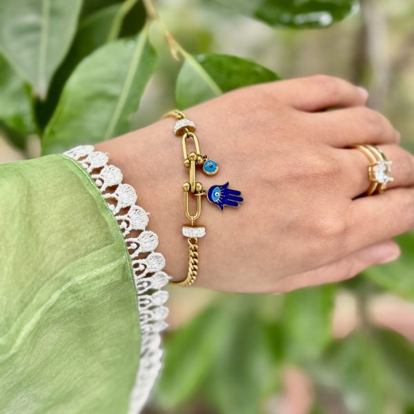Eyelet strings charm bracelet