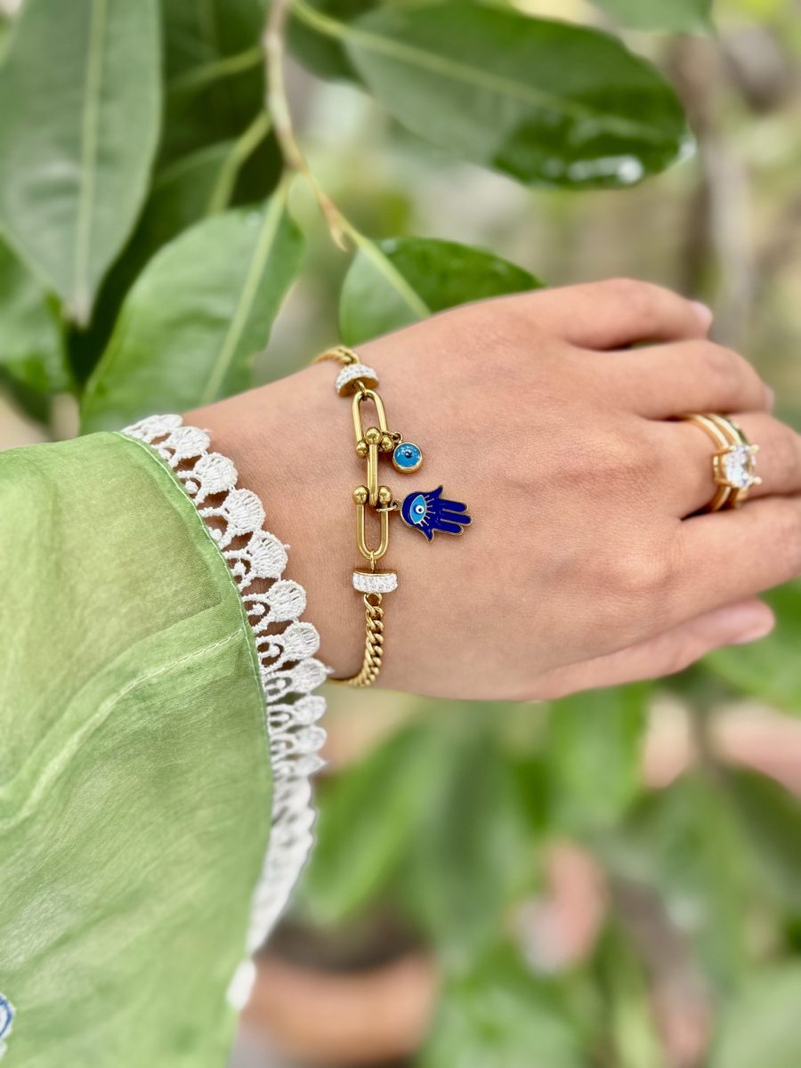 Eyelet strings charm bracelet